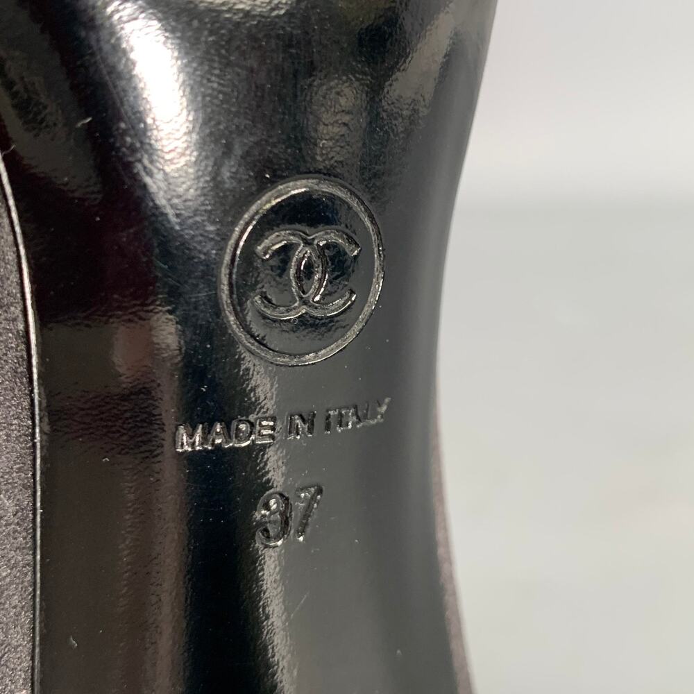 CHANEL Size 7.5 Black Satin Round Toe Pumps - Picture 7 of 8